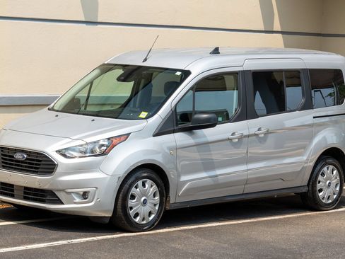 Used 2022 Ford Transit Connect XLT FWD image 1