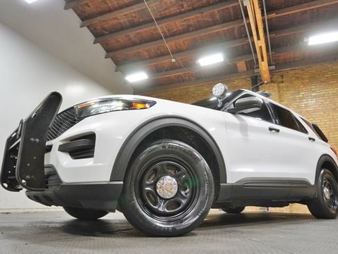 Used 2021 Ford Explorer 4WD Police Interceptor image 3