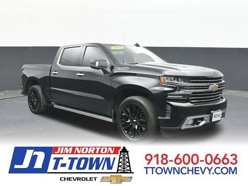 Used 2019 Chevrolet Silverado 1500 High Country w/ Technology Package AWD/4WD image 1