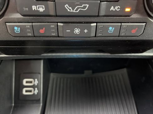Used 2020 Ford F150 Lariat RWD image 31