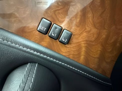 Used 2019 INFINITI QX80 Luxe w/ All-Season Package RWD image 18