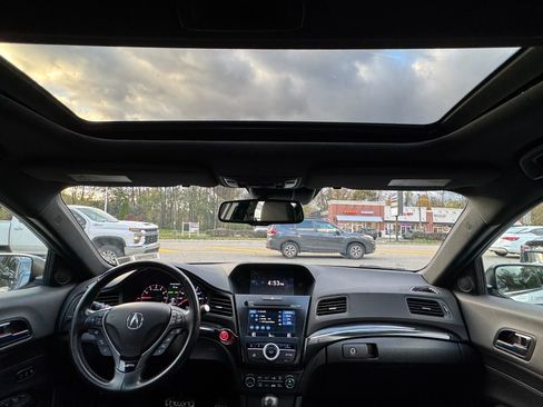 Used 2022 Acura ILX image 9