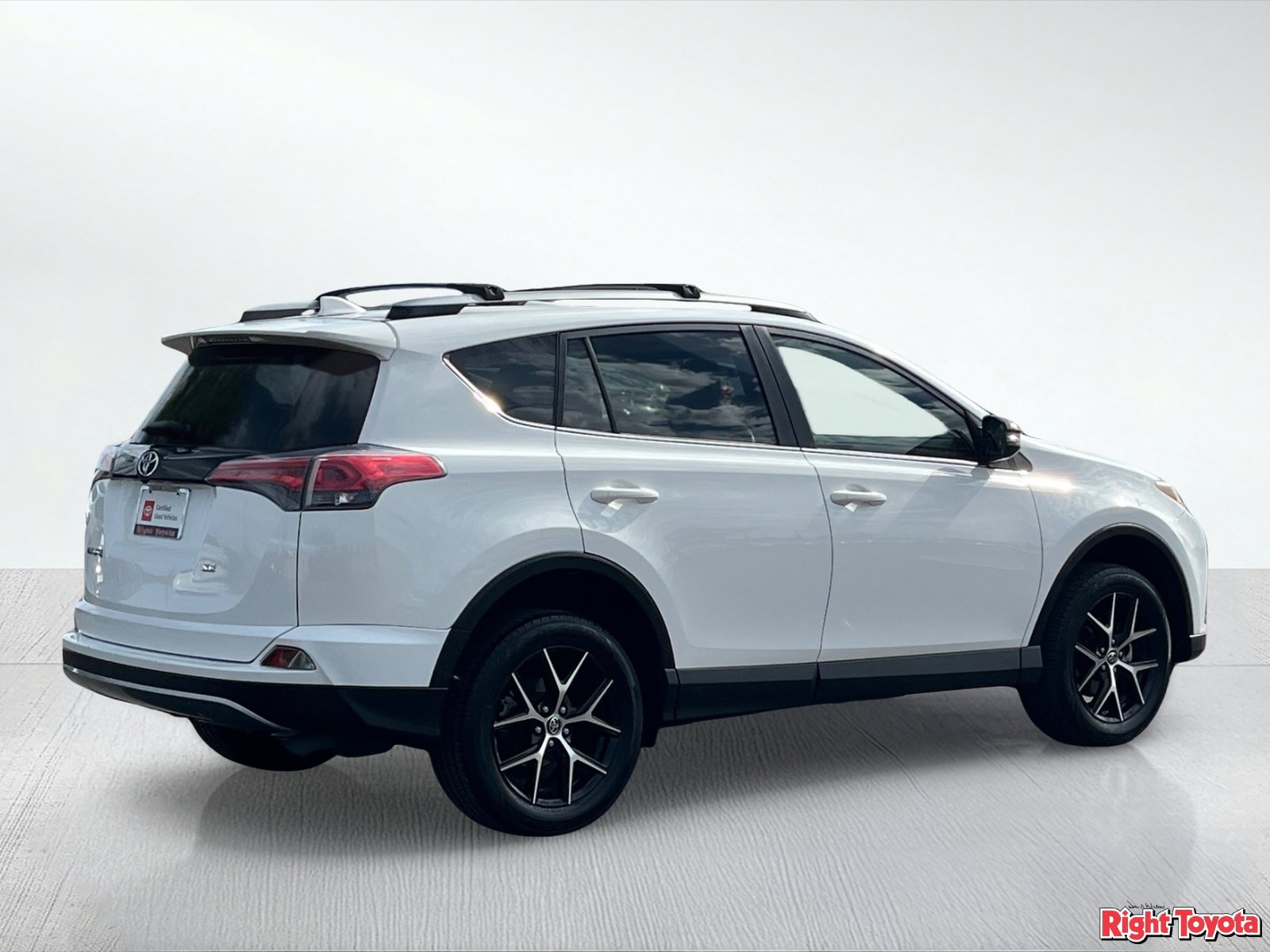 Certified 2017 Toyota RAV4 SE FWD image 7