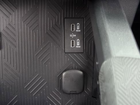 Used 2025 Toyota Tacoma TRD Sport AWD/4WD image 22