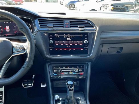 Certified 2024 Volkswagen Tiguan SEL R-Line image 19