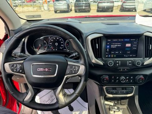 Used 2024 GMC Terrain Denali w/ Denali Premium Package AWD/4WD image 13