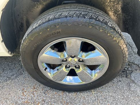 Used 2019 RAM 1500 Big Horn RWD image 23