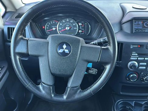 Used 2007 Mitsubishi Endeavor SE image 23