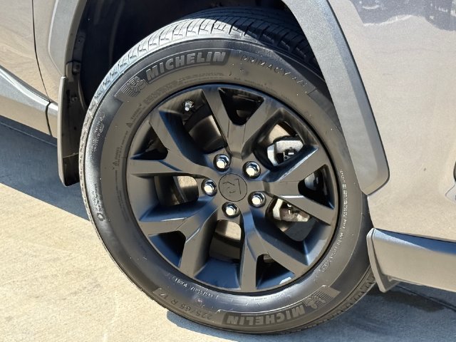Used 2024 Toyota RAV4 LE FWD image 2