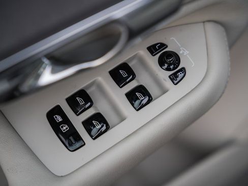 New 2026 Volvo XC90 B6 Ultra w/ Protection Package Premier image 37