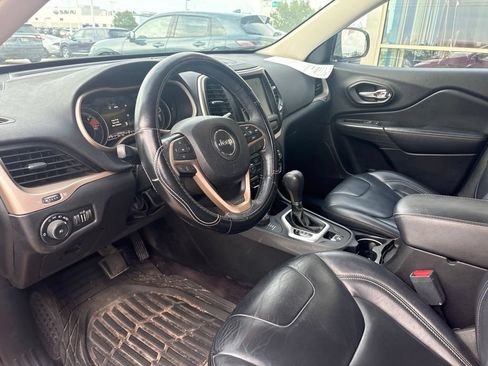 Used 2017 Jeep Cherokee Limited AWD/4WD image 10