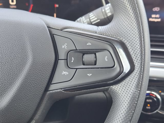 Used 2025 Chevrolet Trax LT FWD image 29
