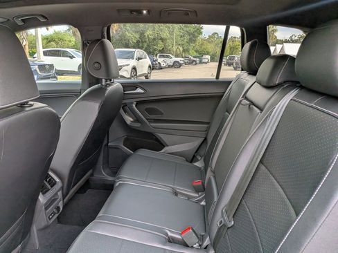 Used 2021 Volkswagen Tiguan SE R-Line w/ 3rd Row Seat Package AWD/4WD image 14