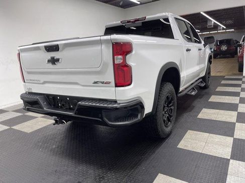 Used 2025 Chevrolet Silverado 1500 ZR2 w/ Technology Package AWD/4WD image 4