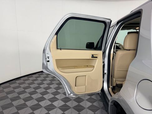 Used 2010 Ford Escape Limited image 23