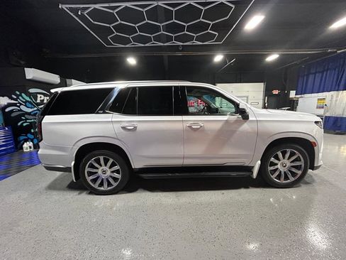 Used 2022 Cadillac Escalade Premium Luxury Platinum AWD/4WD image 8