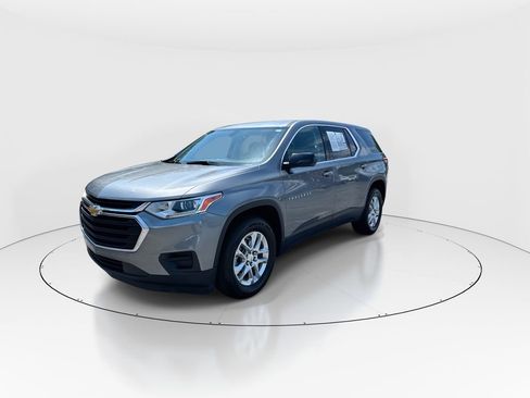 Used 2021 Chevrolet Traverse LS FWD image 4