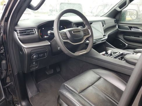Used 2024 Jeep Wagoneer L Series II w/ Flexible Seating Group image 21