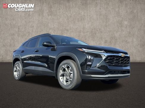 New 2025 Chevrolet Trax LT w/ Driver Confidence Package image 1