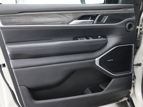 Used 2022 Jeep Wagoneer Series II w/ Premium Group I image 43