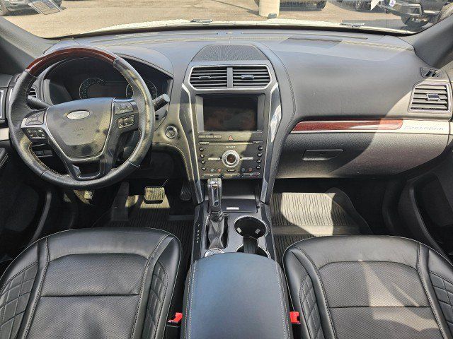 Used 2019 Ford Explorer Platinum AWD/4WD image 25