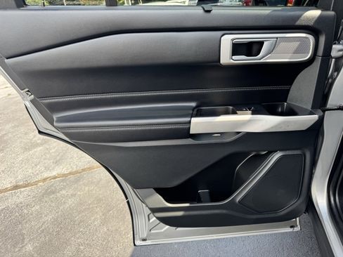 Used 2022 Ford Explorer Limited w/ Equipment Group 301A image 31