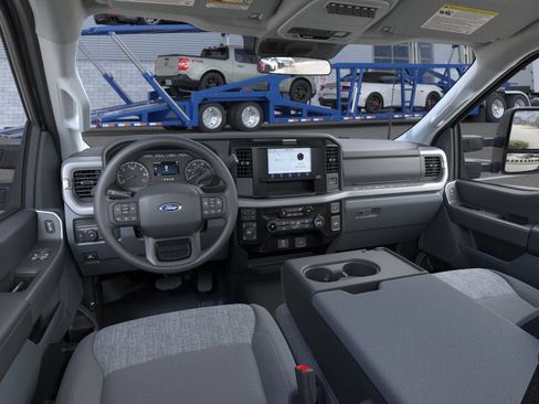 New 2026 Ford F250 XLT w/ F-250 >10K GVWR Package image 9