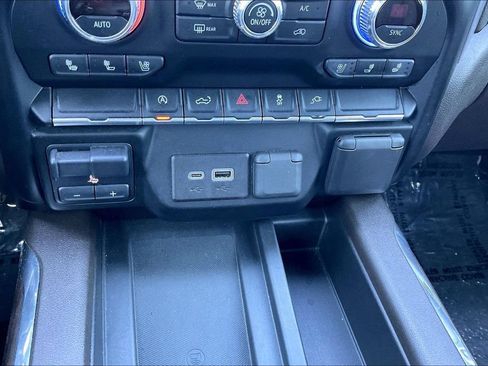 Used 2020 GMC Sierra 1500 SLT RWD image 32