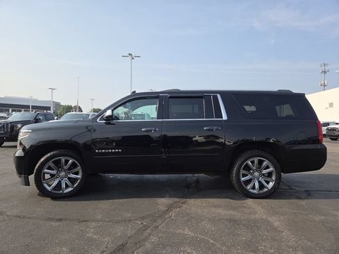 Used 2019 Chevrolet Suburban Premier AWD/4WD image 17