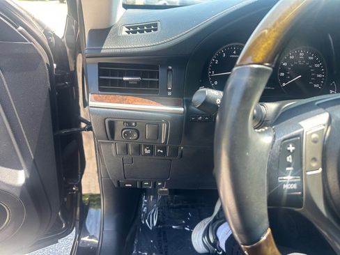 Used 2015 Lexus ES 350 w/ Premium Package FWD image 13