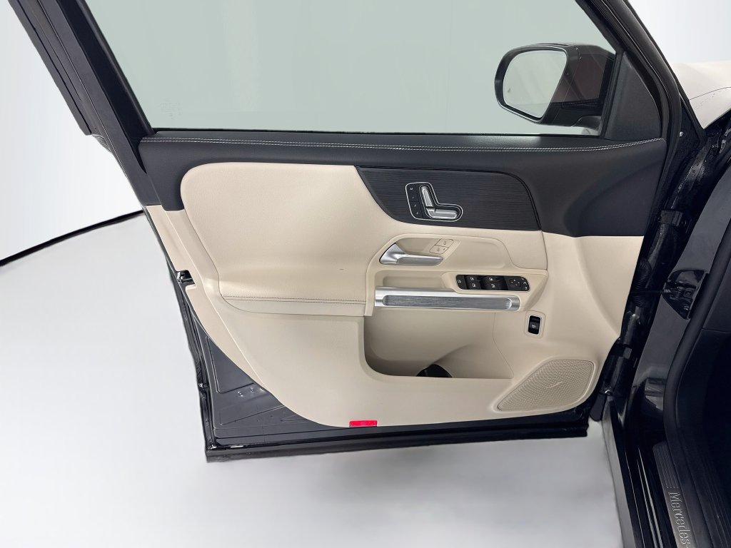 Used 2026 Mercedes-Benz GLB 250 image 24