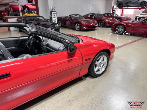 Used 1994 Chevrolet Camaro Z28 RWD image 51