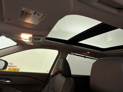 Used 2025 Nissan Rogue SV w/ SV Premium Package image 15