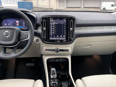 New 2026 Volvo XC40 B5 Plus w/ Protection Package Premier image 9