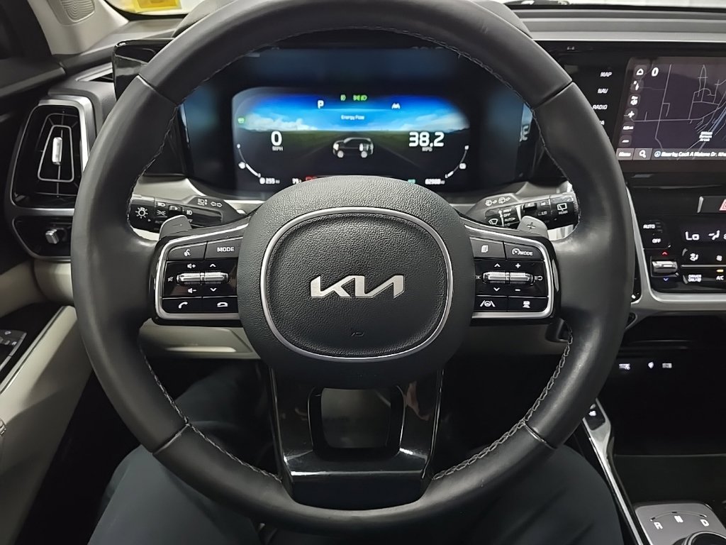 Used 2023 Kia Sorento SX Prestige w/ Panoramic Sunroof Package AWD/4WD image 19
