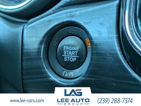 Used 2020 Jeep Grand Cherokee Laredo w/ Security & Convenience Group image 27