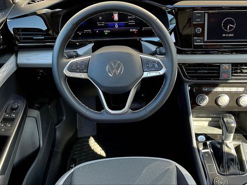Certified 2024 Volkswagen Taos S image 4