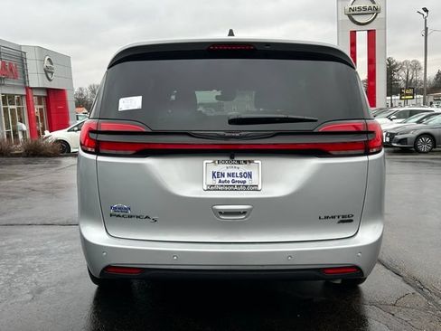 New 2026 Chrysler Pacifica Limited w/ S Appearance Package AWD/4WD image 4