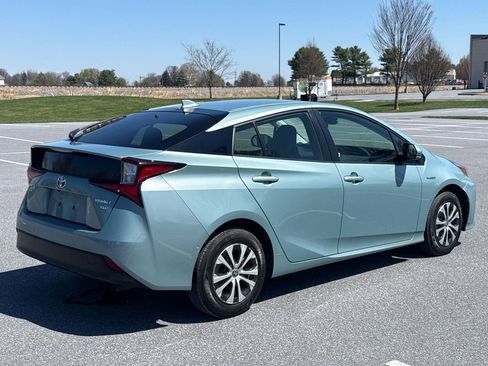 Used 2019 Toyota Prius XLE image 7