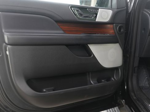 Used 2022 Lincoln Navigator L Reserve w/ Equipment Group 201A image 21