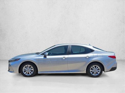 Used 2025 Toyota Camry LE FWD image 9
