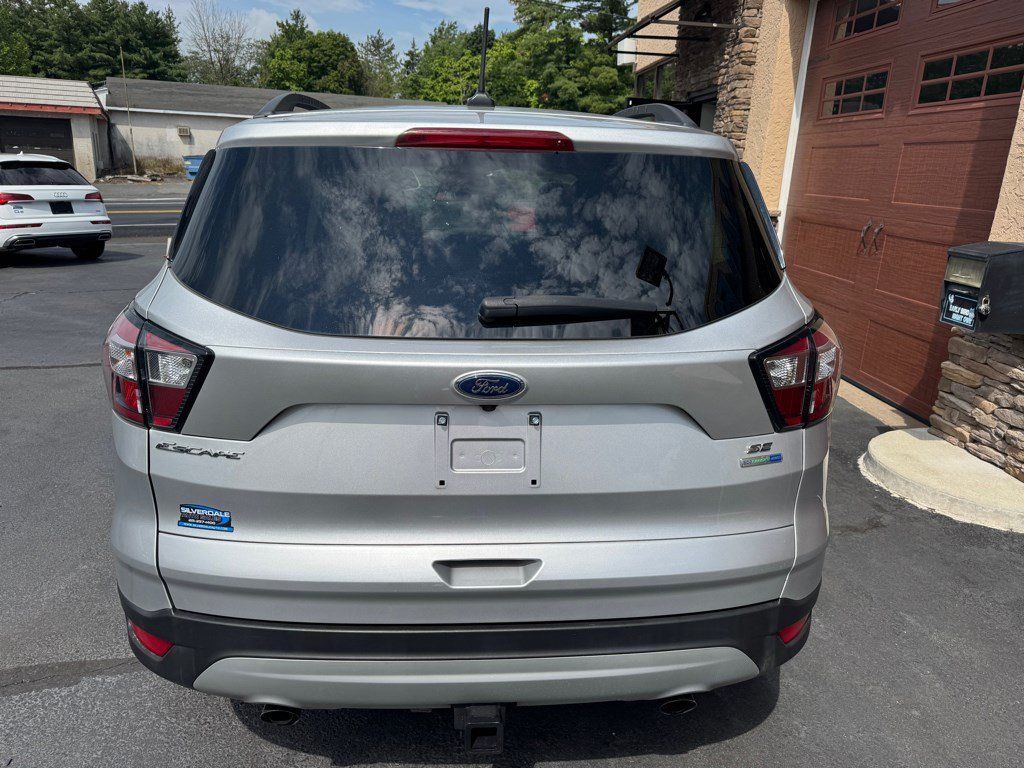 Used 2018 Ford Escape SE w/ SE Sync 3 Package AWD/4WD image 9