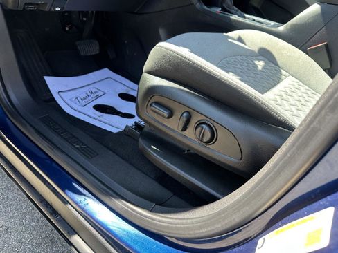 Used 2022 Chevrolet Equinox LS image 19