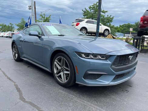 Used 2024 Ford Mustang Coupe RWD image 8