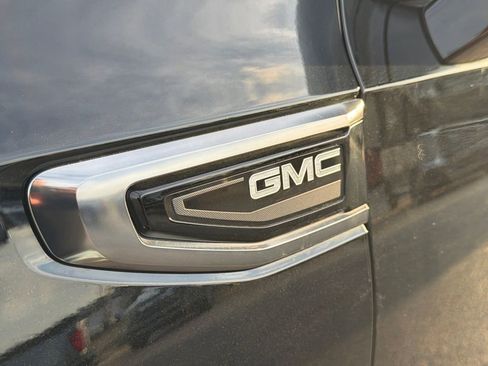 Used 2024 GMC Yukon XL AT4 w/ AT4 Premium Package image 8