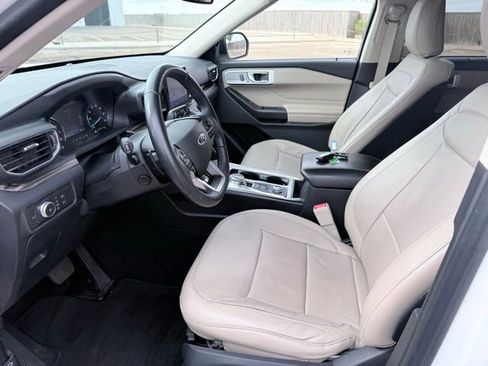 Used 2020 Ford Explorer Limited w/ Class III Trailer Tow Package image 15