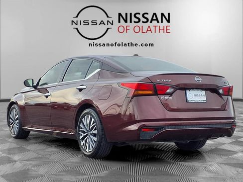 Certified 2024 Nissan Altima 2.5 SV image 3