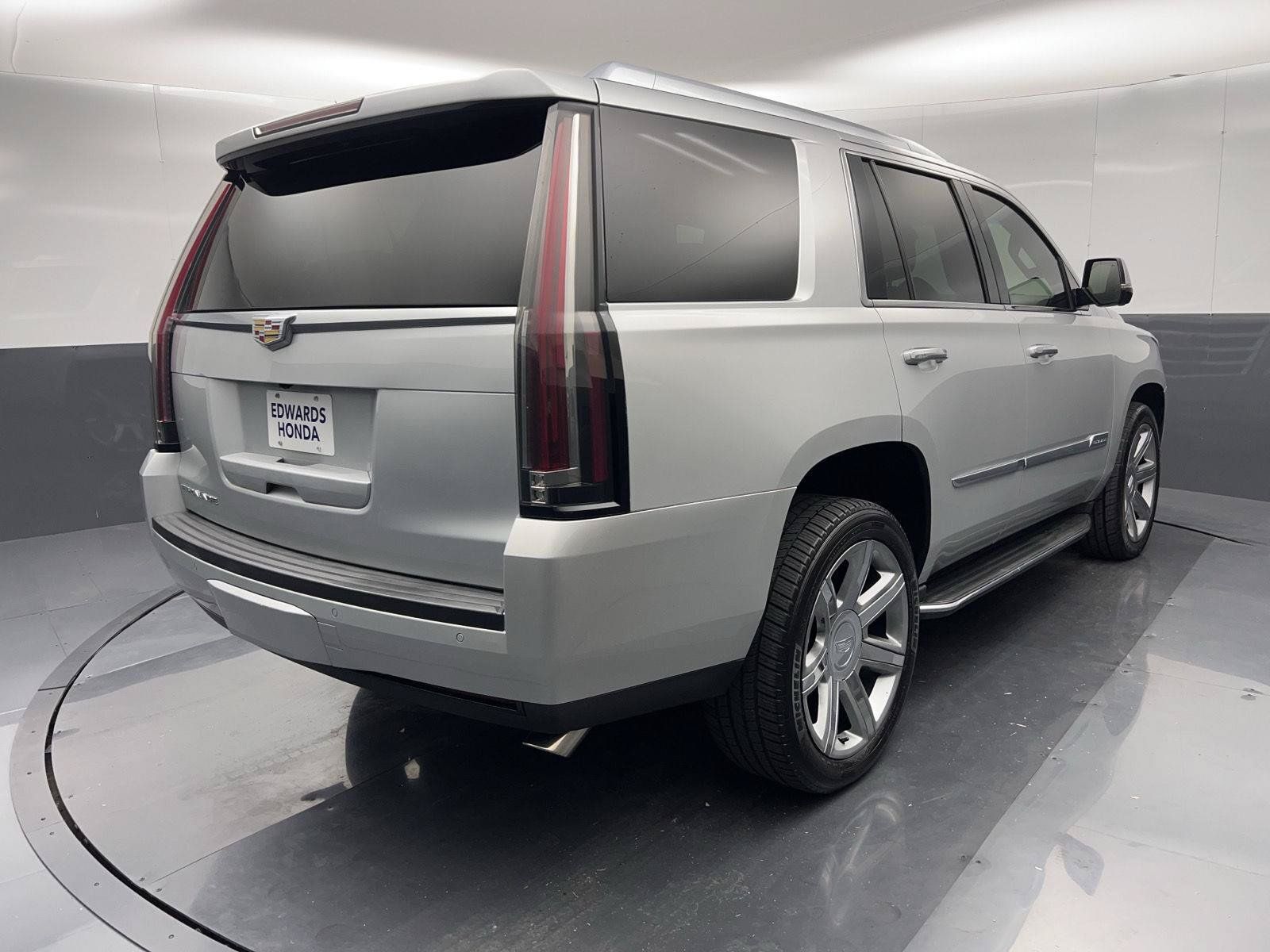 Used 2016 Cadillac Escalade Luxury AWD/4WD image 38