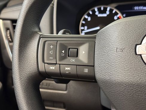 Certified 2025 Nissan Rogue S image 29