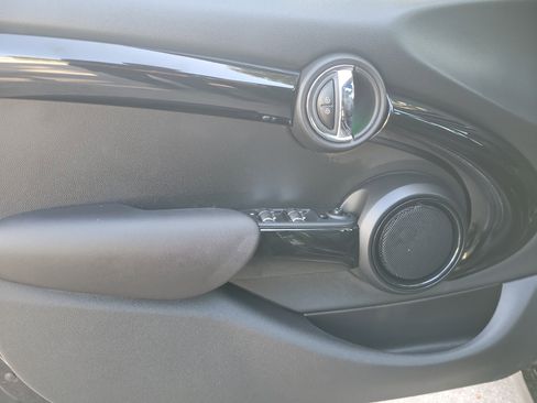 Used 2019 MINI Cooper S image 15